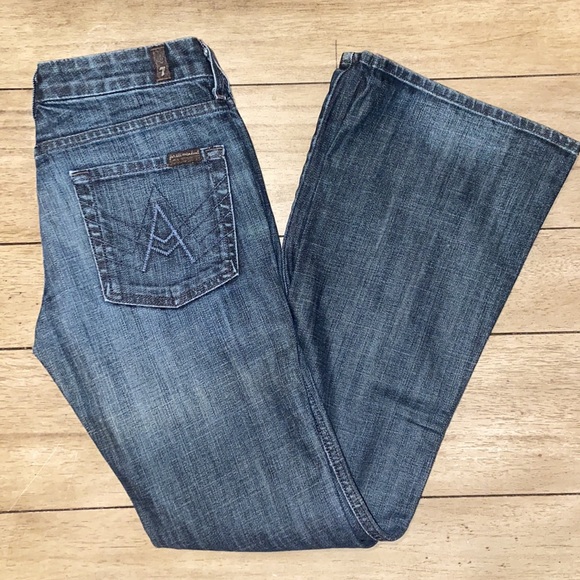 7 For All Mankind Medium Wash Lexie Cut Petite Jeans with A Pocket - Picture 3 of 7